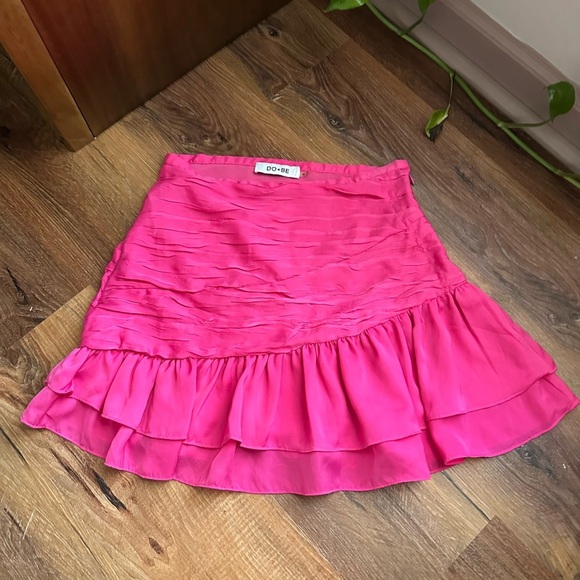 DO+BE Fuchsia Ruffled Mini Skirt - Picture 1 of 4